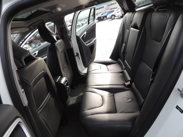 2017 Volvo V60 T5 Premier/ Leather / Heated Seats / Navigation - Photo 15 - Portland, OR 97217