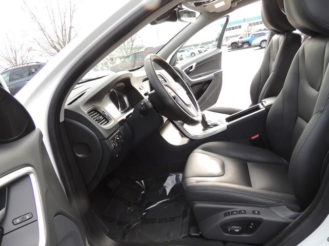 2017 Volvo V60 T5 Premier/ Leather / Heated Seats / Navigation - Photo 14 - Portland, OR 97217