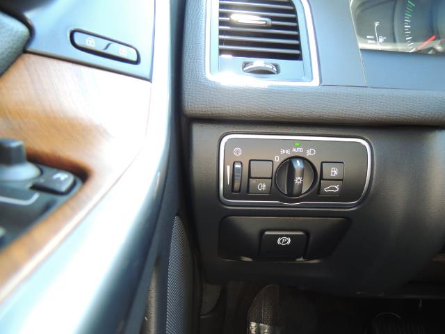 2017 Volvo XC60 T5 Inscription / AWD/ BLIS / Navi / Backup / Pano - Photo 42 - Portland, OR 97217