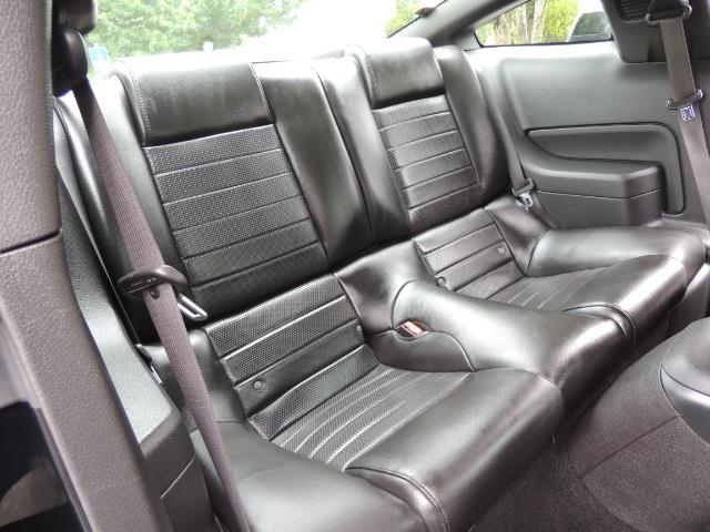 2007 Ford Mustang GT Premium / 5-SPEED / SHELBY PKG / 38K MILES - Photo 16 - Portland, OR 97217