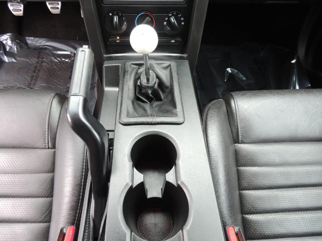 2007 Ford Mustang GT Premium / 5-SPEED / SHELBY PKG / 38K MILES - Photo 19 - Portland, OR 97217
