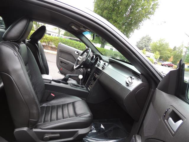 2007 Ford Mustang GT Premium / 5-SPEED / SHELBY PKG / 38K MILES - Photo 17 - Portland, OR 97217