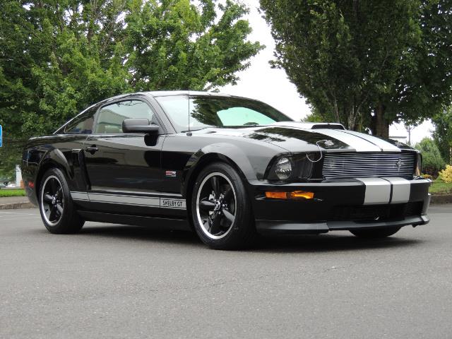 2007 Ford Mustang GT Premium / 5-SPEED / SHELBY PKG / 38K MILES - Photo 2 - Portland, OR 97217