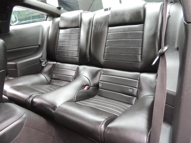 2007 Ford Mustang GT Premium / 5-SPEED / SHELBY PKG / 38K MILES - Photo 15 - Portland, OR 97217