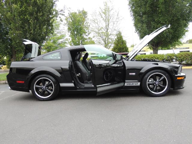2007 Ford Mustang GT Premium / 5-SPEED / SHELBY PKG / 38K MILES - Photo 32 - Portland, OR 97217