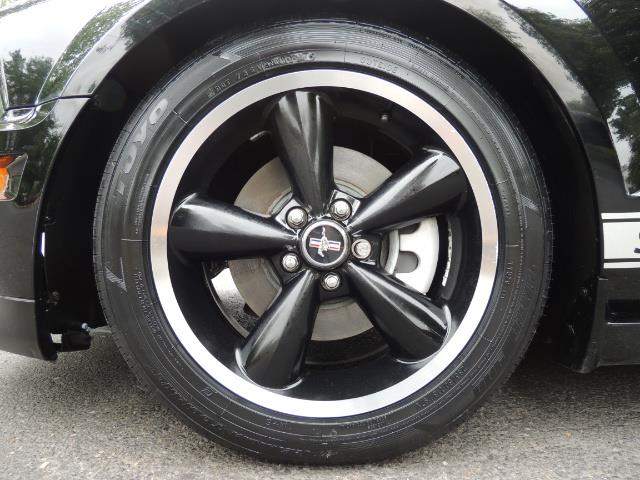 2007 Ford Mustang GT Premium / 5-SPEED / SHELBY PKG / 38K MILES - Photo 23 - Portland, OR 97217