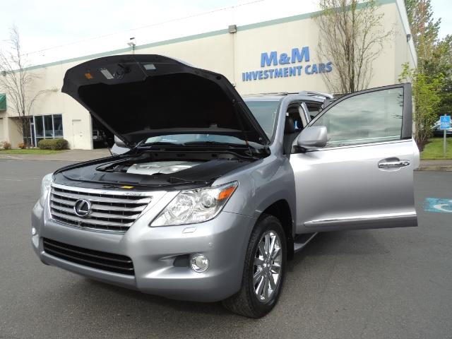 2010 Lexus LX 570 / AWD / Navi / Backup / Third Seat / 1-OWNER - Photo 25 - Portland, OR 97217