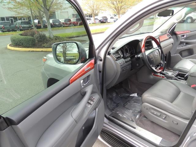 2010 Lexus LX 570 / AWD / Navi / Backup / Third Seat / 1-OWNER - Photo 12 - Portland, OR 97217