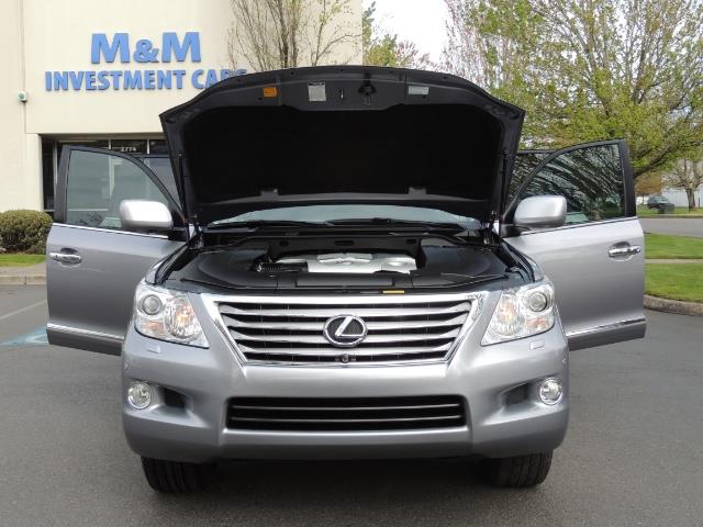 2010 Lexus LX 570 / AWD / Navi / Backup / Third Seat / 1-OWNER - Photo 31 - Portland, OR 97217