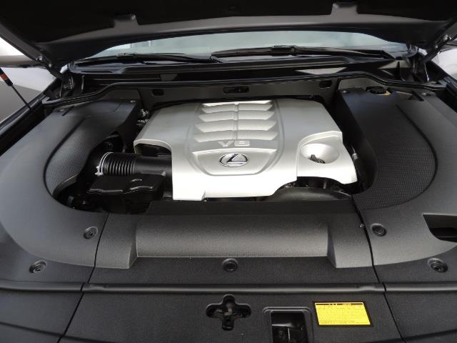 2010 Lexus LX 570 / AWD / Navi / Backup / Third Seat / 1-OWNER - Photo 32 - Portland, OR 97217