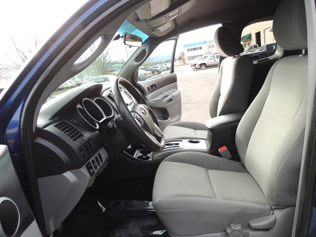2014 Toyota Tacoma PreRunner V6 / Back up camera / 1-OWNER - Photo 14 - Portland, OR 97217