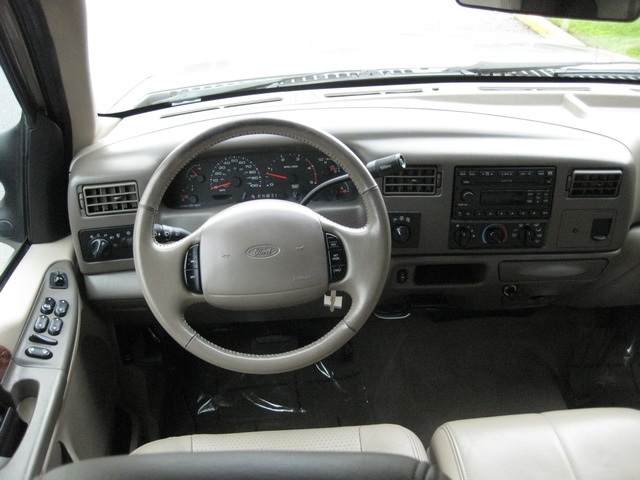 2002 Ford F-350 Crew Cab 4X4 LARIAT / 7.3L Turbo Diesel /LOW Miles - Photo 28 - Portland, OR 97217