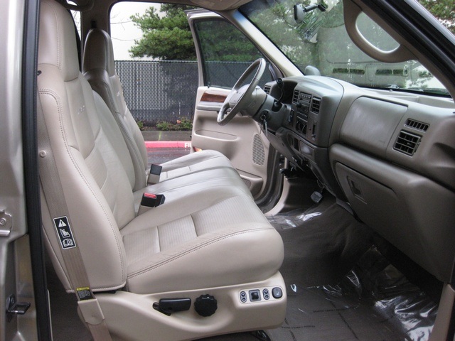 2002 Ford F-350 Crew Cab 4X4 LARIAT / 7.3L Turbo Diesel /LOW Miles - Photo 23 - Portland, OR 97217