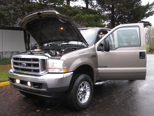 2002 Ford F-350 Crew Cab 4X4 LARIAT / 7.3L Turbo Diesel /LOW Miles - Photo 9 - Portland, OR 97217
