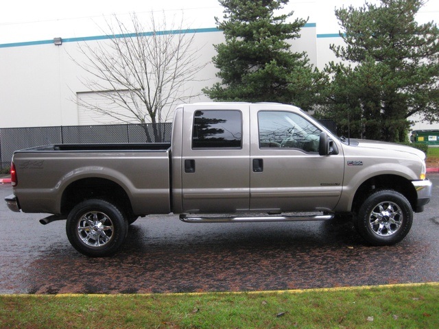 2002 Ford F-350 Crew Cab 4X4 LARIAT / 7.3L Turbo Diesel /LOW Miles - Photo 7 - Portland, OR 97217