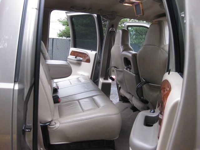 2002 Ford F-350 Crew Cab 4X4 LARIAT / 7.3L Turbo Diesel /LOW Miles - Photo 24 - Portland, OR 97217