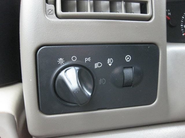 2002 Ford F-350 Crew Cab 4X4 LARIAT / 7.3L Turbo Diesel /LOW Miles - Photo 31 - Portland, OR 97217