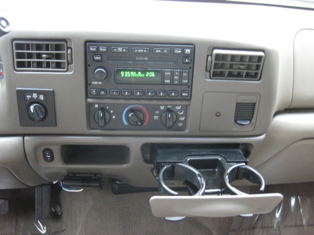 2002 Ford F-350 Crew Cab 4X4 LARIAT / 7.3L Turbo Diesel /LOW Miles - Photo 32 - Portland, OR 97217