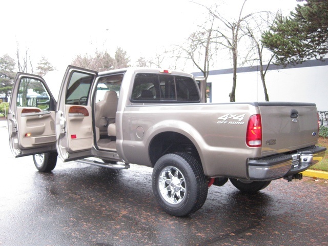 2002 Ford F-350 Crew Cab 4X4 LARIAT / 7.3L Turbo Diesel /LOW Miles - Photo 11 - Portland, OR 97217