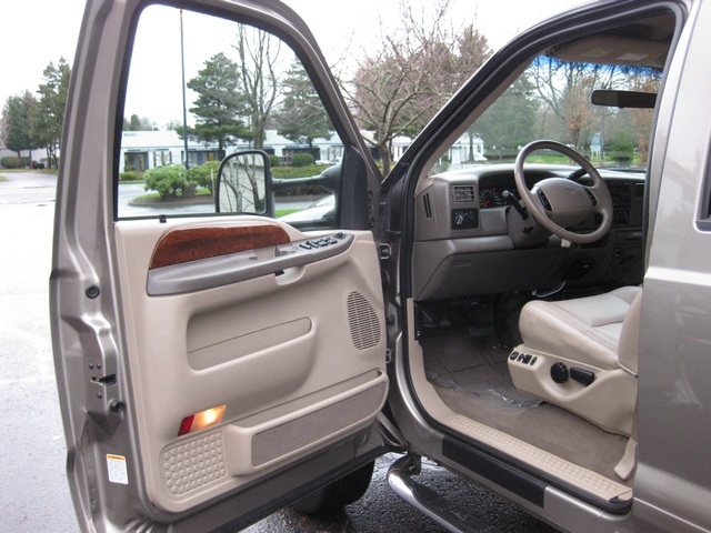 2002 Ford F-350 Crew Cab 4X4 LARIAT / 7.3L Turbo Diesel /LOW Miles - Photo 17 - Portland, OR 97217
