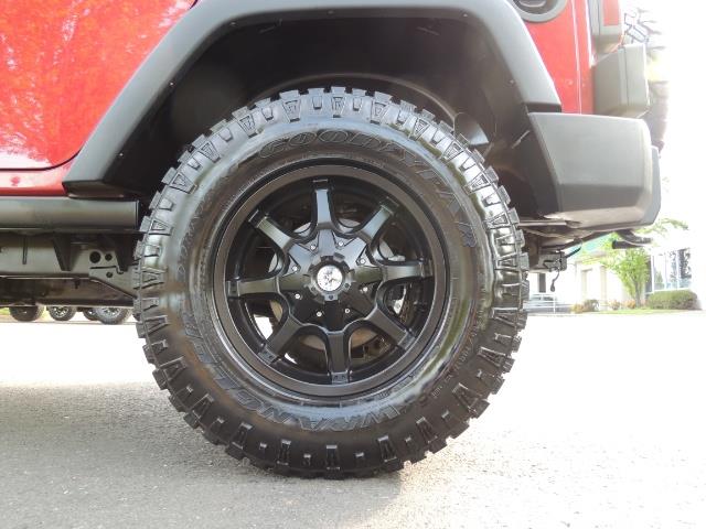 2011 Jeep Wrangler Unlimited Sport / 4X4 / 6-SPEED / LIFTED - Photo 39 - Portland, OR 97217