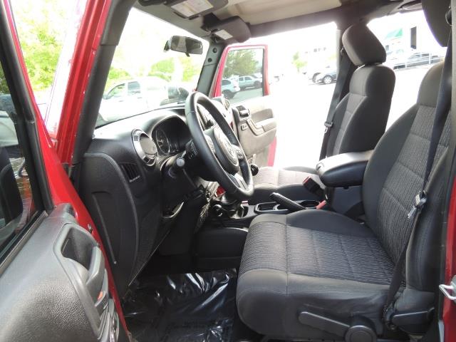 2011 Jeep Wrangler Unlimited Sport / 4X4 / 6-SPEED / LIFTED - Photo 13 - Portland, OR 97217