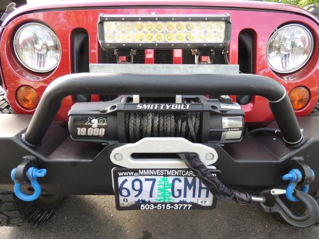 2011 Jeep Wrangler Unlimited Sport / 4X4 / 6-SPEED / LIFTED - Photo 7 - Portland, OR 97217