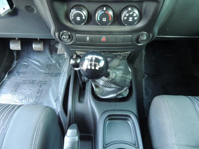 2011 Jeep Wrangler Unlimited Sport / 4X4 / 6-SPEED / LIFTED - Photo 20 - Portland, OR 97217