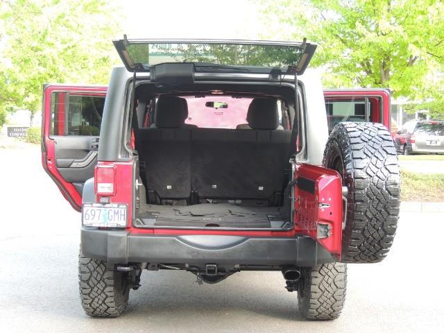 2011 Jeep Wrangler Unlimited Sport / 4X4 / 6-SPEED / LIFTED - Photo 17 - Portland, OR 97217