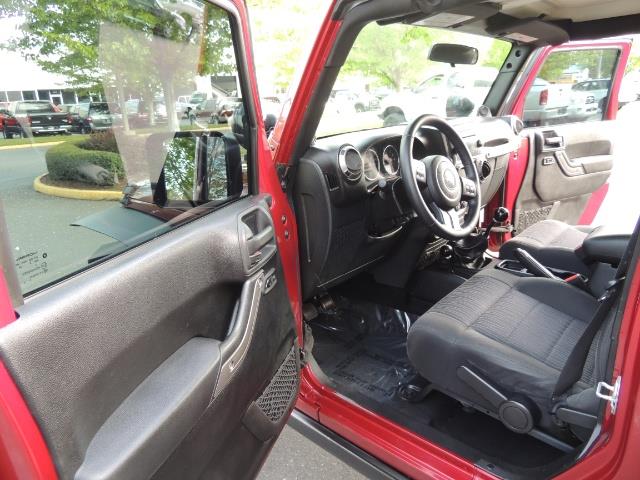 2011 Jeep Wrangler Unlimited Sport / 4X4 / 6-SPEED / LIFTED - Photo 12 - Portland, OR 97217