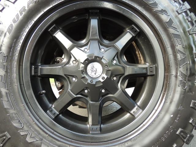 2011 Jeep Wrangler Unlimited Sport / 4X4 / 6-SPEED / LIFTED - Photo 40 - Portland, OR 97217