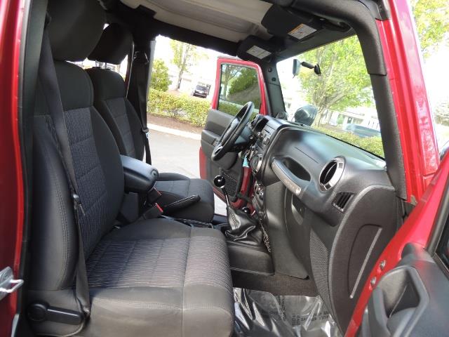 2011 Jeep Wrangler Unlimited Sport / 4X4 / 6-SPEED / LIFTED - Photo 16 - Portland, OR 97217