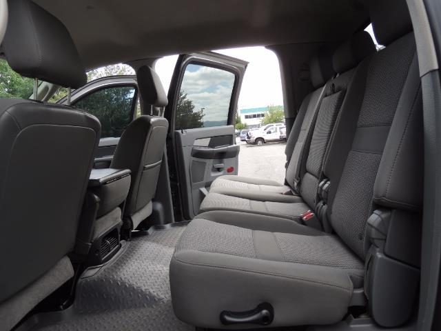 2007 Dodge Ram 2500 SLT 4dr Mega Cab / 4X4 /5.9L DIESEL /NAVI/ LIFTED - Photo 15 - Portland, OR 97217