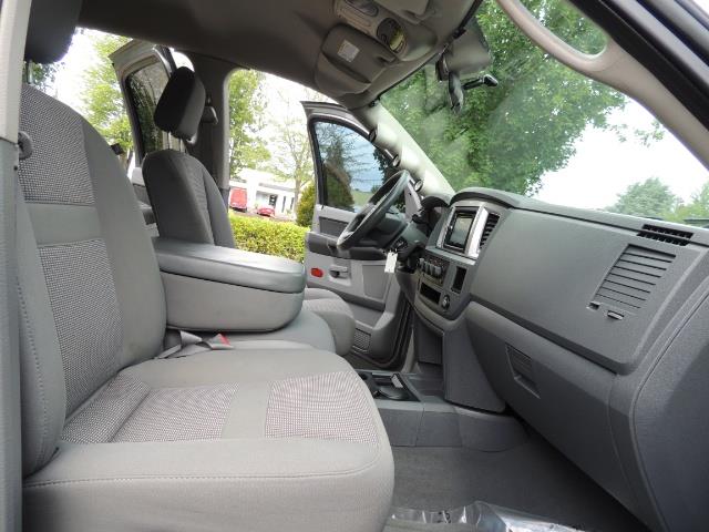 2007 Dodge Ram 2500 SLT 4dr Mega Cab / 4X4 /5.9L DIESEL /NAVI/ LIFTED - Photo 17 - Portland, OR 97217