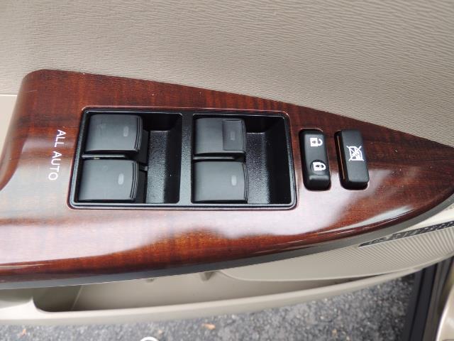 2010 Toyota Venza AWD V6 Wagon / LEATHER / Panoramic Roof / Records - Photo 32 - Portland, OR 97217