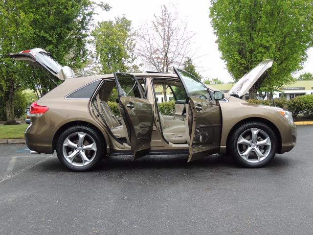 2010 Toyota Venza AWD V6 Wagon / LEATHER / Panoramic Roof / Records - Photo 24 - Portland, OR 97217