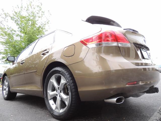 2010 Toyota Venza AWD V6 Wagon / LEATHER / Panoramic Roof / Records - Photo 11 - Portland, OR 97217