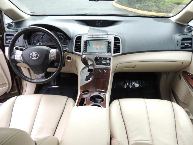 2010 Toyota Venza AWD V6 Wagon / LEATHER / Panoramic Roof / Records - Photo 19 - Portland, OR 97217