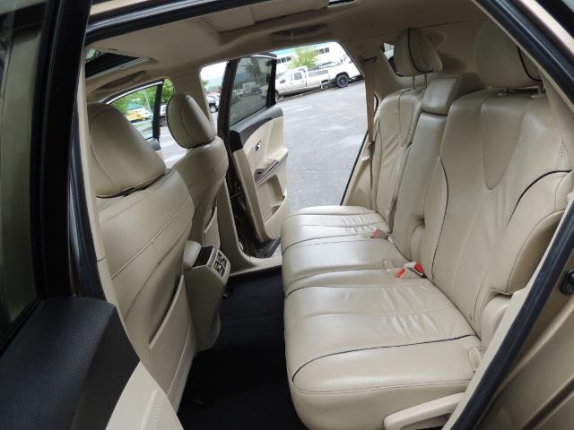 2010 Toyota Venza AWD V6 Wagon / LEATHER / Panoramic Roof / Records - Photo 15 - Portland, OR 97217