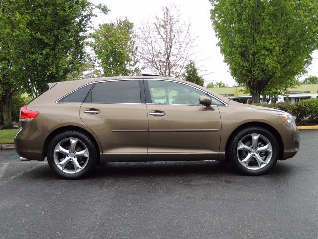 2010 Toyota Venza AWD V6 Wagon / LEATHER / Panoramic Roof / Records - Photo 4 - Portland, OR 97217