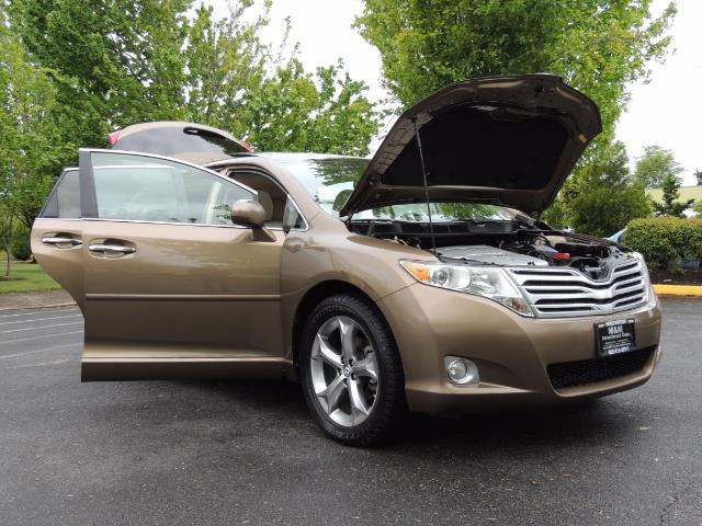 2010 Toyota Venza AWD V6 Wagon / LEATHER / Panoramic Roof / Records - Photo 29 - Portland, OR 97217