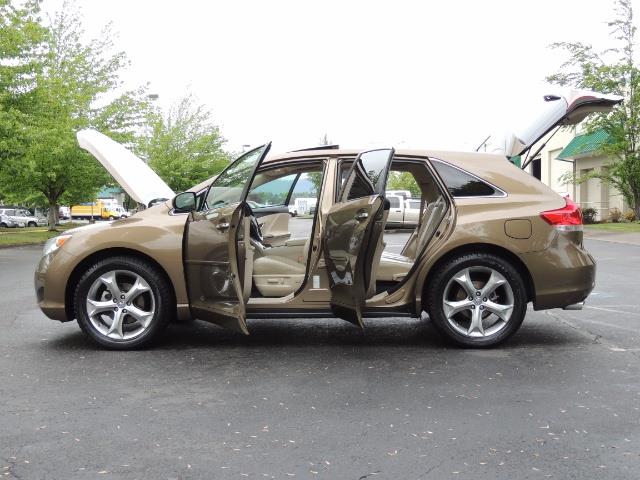 2010 Toyota Venza AWD V6 Wagon / LEATHER / Panoramic Roof / Records - Photo 23 - Portland, OR 97217