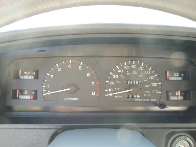 1993 Toyota Pickup Deluxe V6 2dr Deluxe V6 / 4X4 / 5-SPEED / 1-OWNER - Photo 32 - Portland, OR 97217