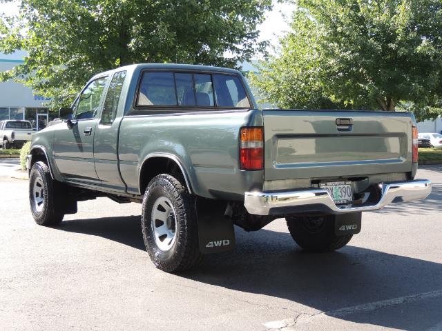 1993 Toyota Pickup Deluxe V6 2dr Deluxe V6 / 4X4 / 5-SPEED / 1-OWNER - Photo 7 - Portland, OR 97217
