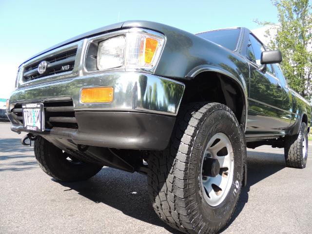 1993 Toyota Pickup Deluxe V6 2dr Deluxe V6 / 4X4 / 5-SPEED / 1-OWNER - Photo 9 - Portland, OR 97217