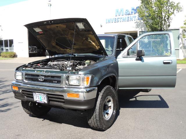 1993 Toyota Pickup Deluxe V6 2dr Deluxe V6 / 4X4 / 5-SPEED / 1-OWNER - Photo 25 - Portland, OR 97217