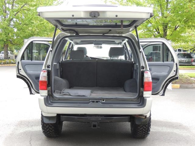 2000 Toyota 4Runner SPORT SR5 / 4X4 / Sunroof / LIFTED LIFTED - Photo 16 - Portland, OR 97217