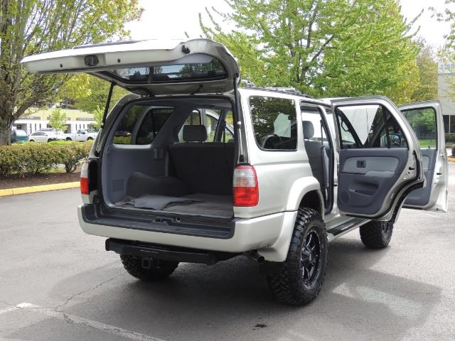2000 Toyota 4Runner SPORT SR5 / 4X4 / Sunroof / LIFTED LIFTED - Photo 14 - Portland, OR 97217