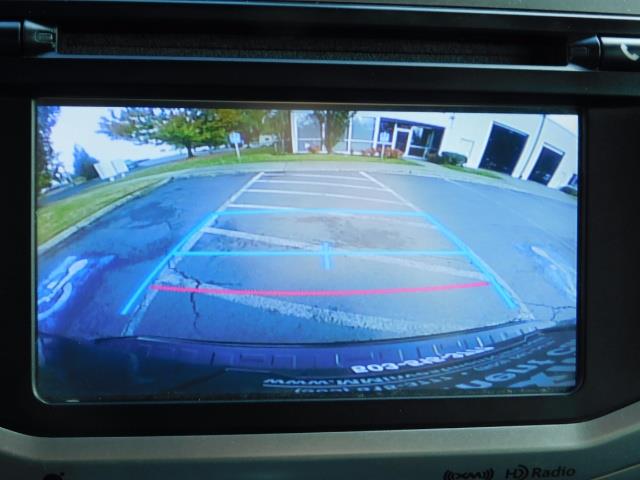 2016 Toyota 4Runner SR5 / 4WD / Navi / Backup Camera/ LIFTED LIFTED - Photo 18 - Portland, OR 97217