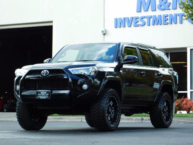 2016 Toyota 4Runner SR5 / 4WD / Navi / Backup Camera/ LIFTED LIFTED - Photo 47 - Portland, OR 97217